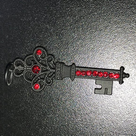 Black and Red Key Pendant - Picture 3 of 12